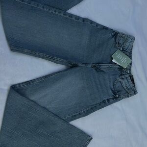 High waisted blue jeans from H&M never worn brand new with tags